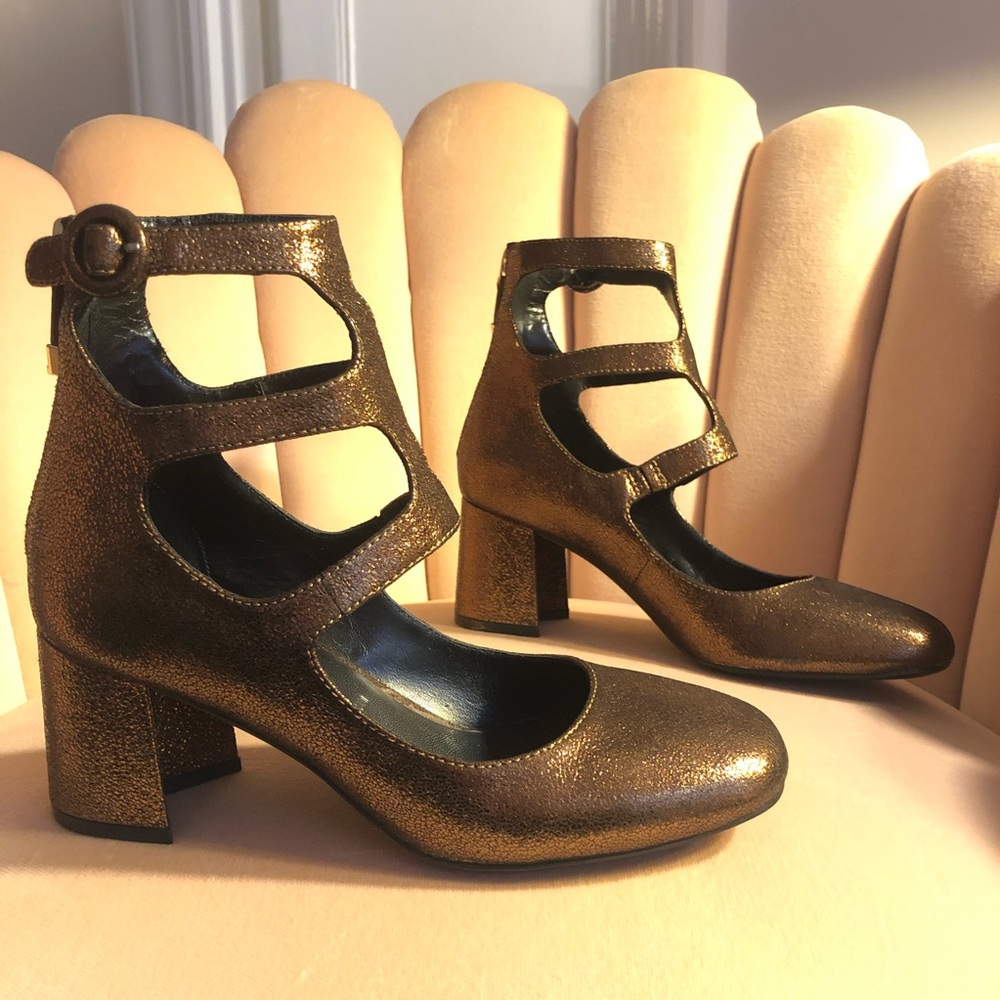 Bruno Primi block heel metallic pump.
